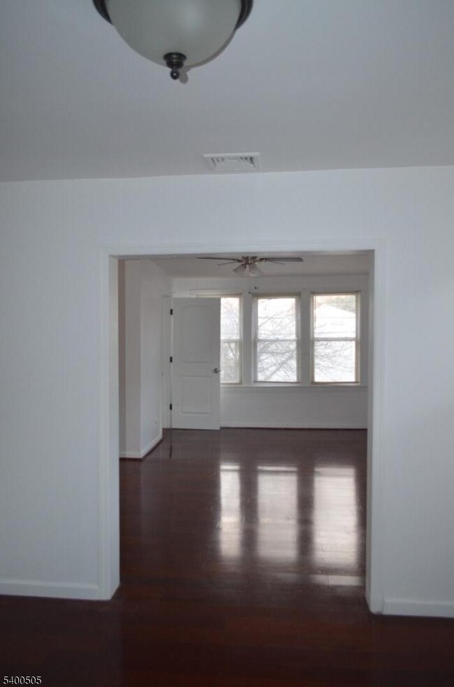 Building Photo - 14 Fremont St