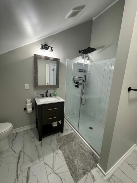 Building Photo - 1221 N Dearborn St