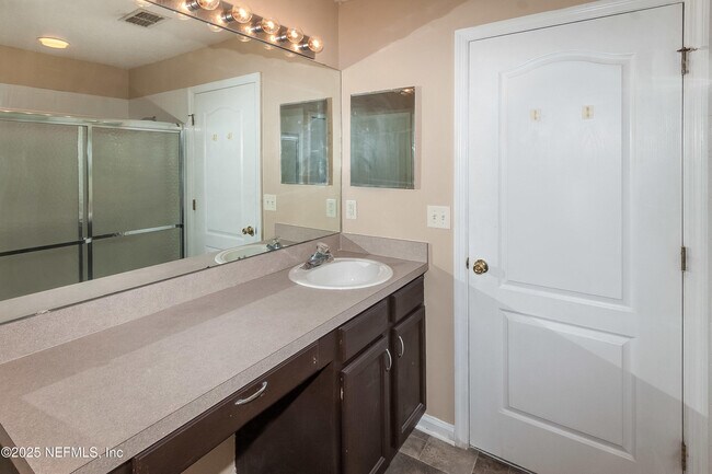 Building Photo - 1282 Summit Oaks Dr E