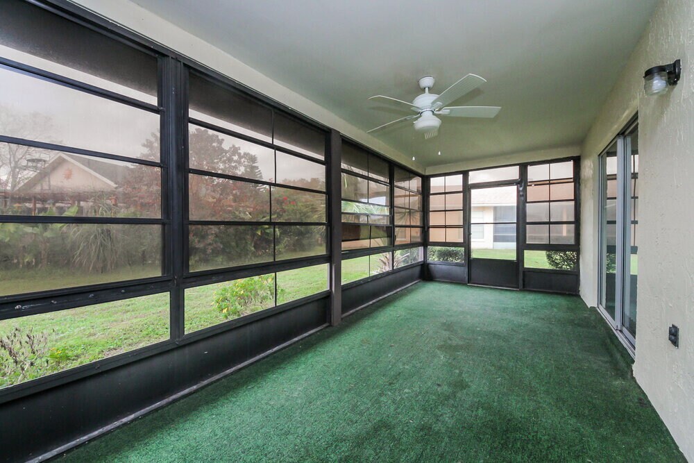 Building Photo - 10602 Lazy Lake Dr