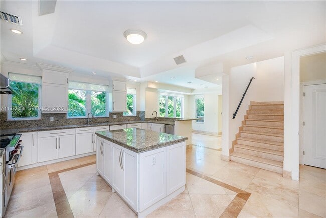 Building Photo - 541 S Mashta Dr