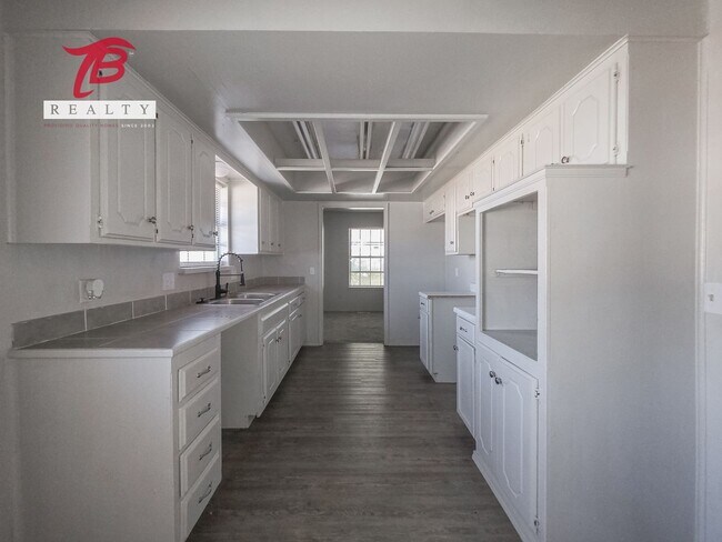 Building Photo - 6811 Lyrewood Ln