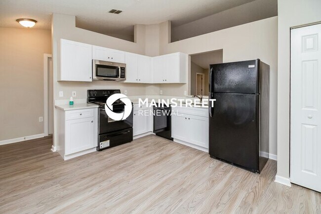 Building Photo - 911 Louvre Ct