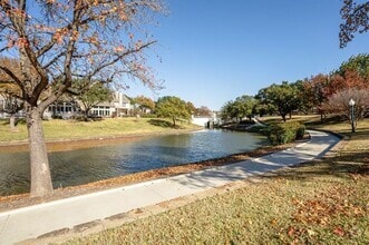 Building Photo - 9412 Blue Jay Way