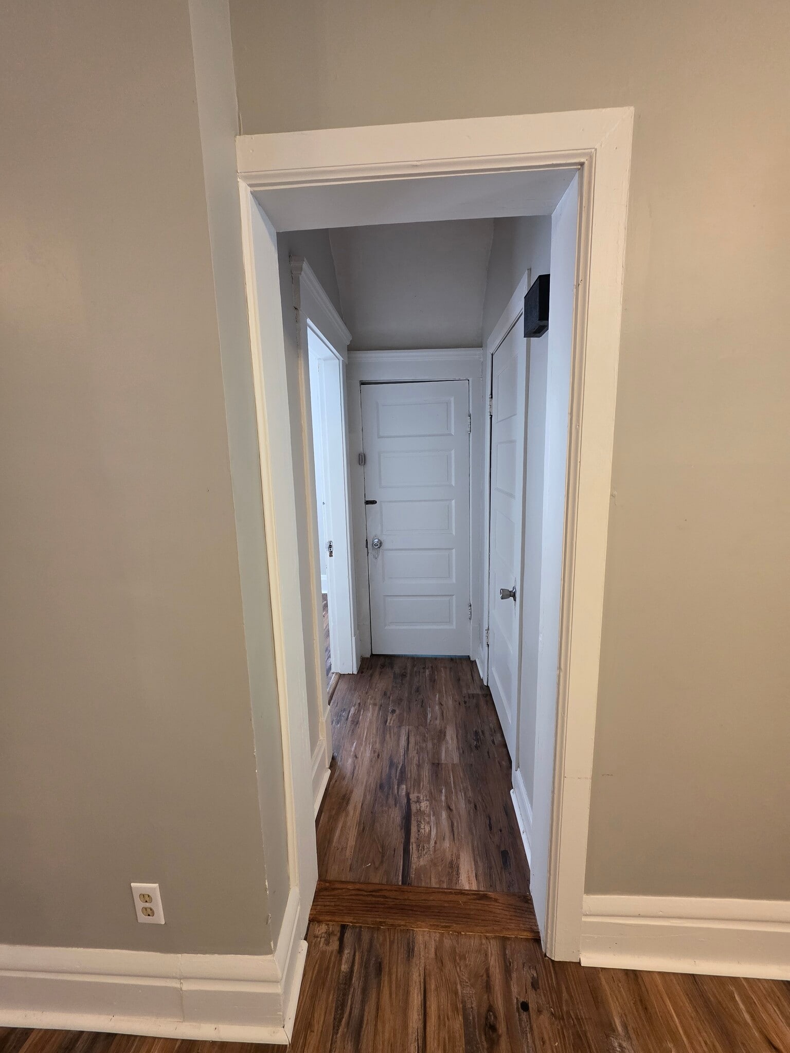 Hall way - 220 E Oakland Ave