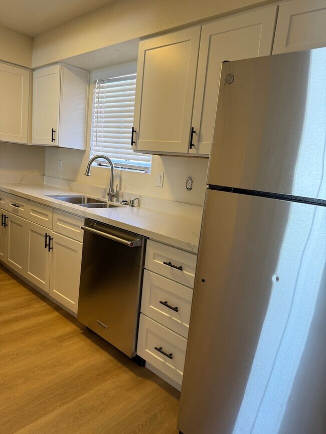 Building Photo - Lindsay and McKellips. Remodeled 2 bed, 2b...