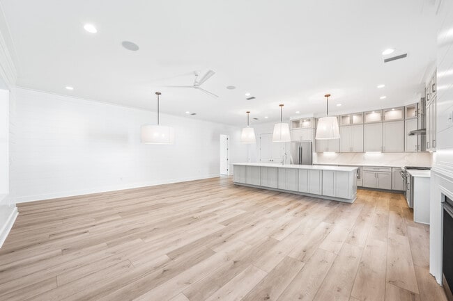 Building Photo - 101 Pollard Cv E