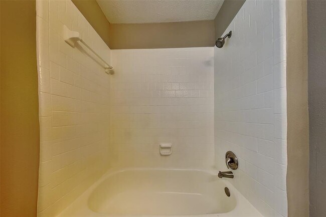 Building Photo - 14511 Cypress Falls Dr