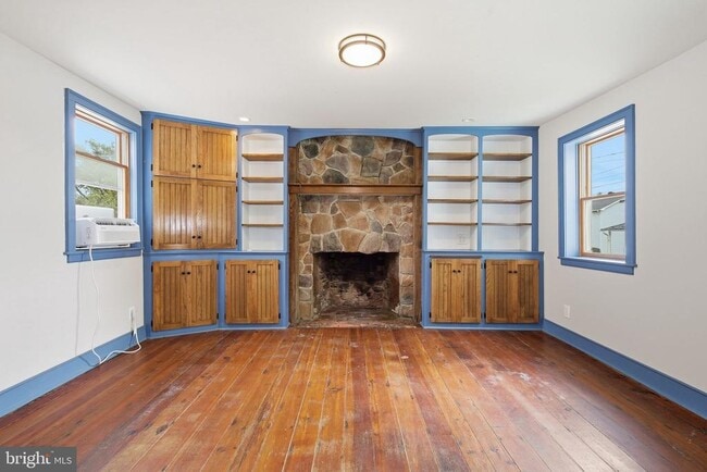 Building Photo - 27 E Broad Way