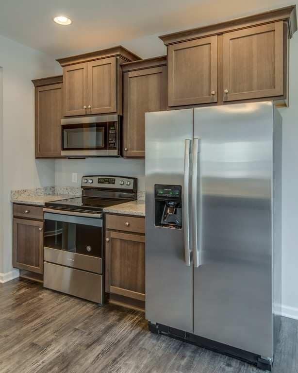 Building Photo - ***COMING SOON - 4 / 2 in Fairview Station...