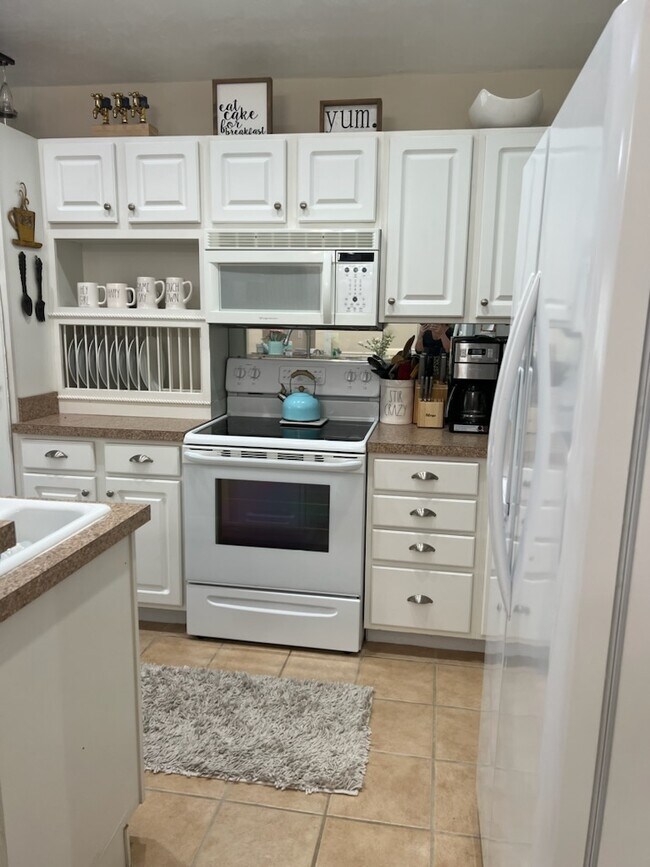 Building Photo - 6368 NW 109th Pl