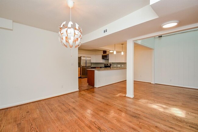 Building Photo - 917 S Ripple Creek Dr