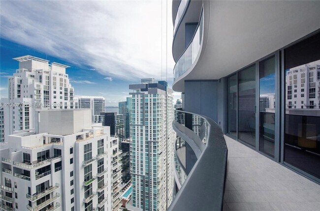 Building Photo - 1000 Brickell Plaza