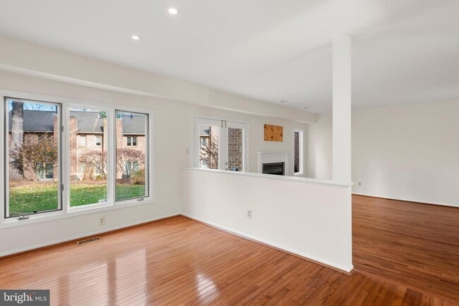 Building Photo - 11 Treaty Dr