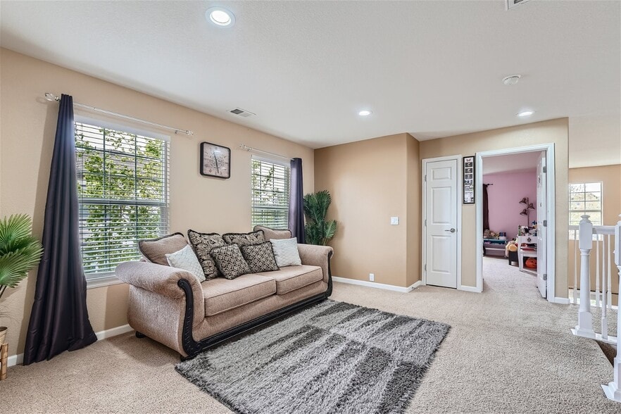 Building Photo - 2674 Gray Wolf Loop