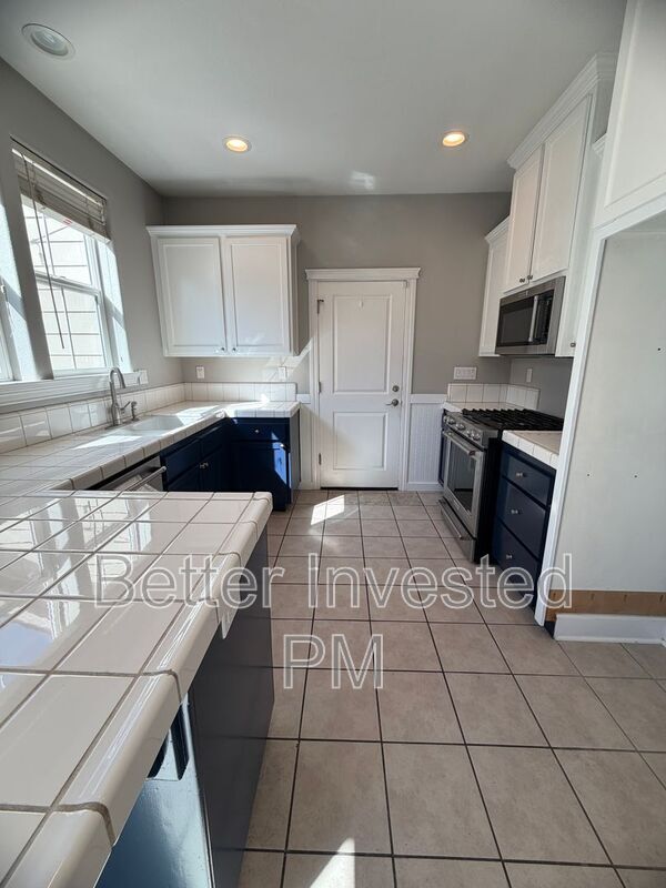 Building Photo - 2455 Prairie Ln