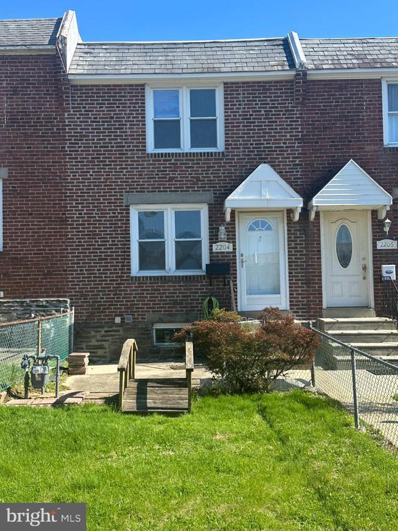 Building Photo - 2204 Lynn Blvd