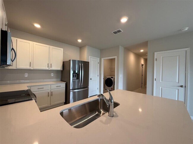 Building Photo - 9404 Sunbeam Cir