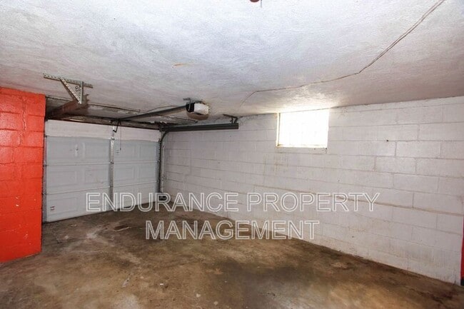 Building Photo - 937 Grand Ave