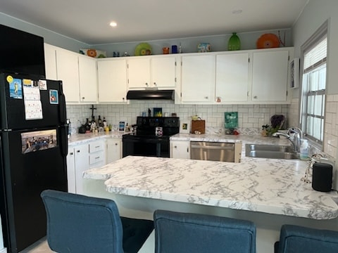 Building Photo - 5231 Beach Dr SE