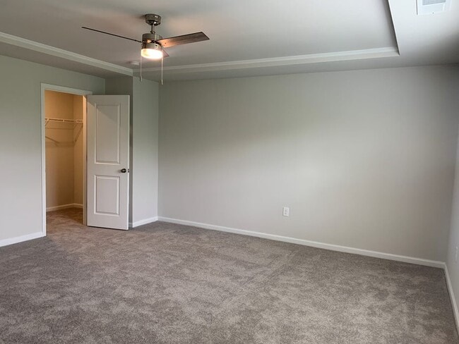 Building Photo - 609 Tova Fls Dr