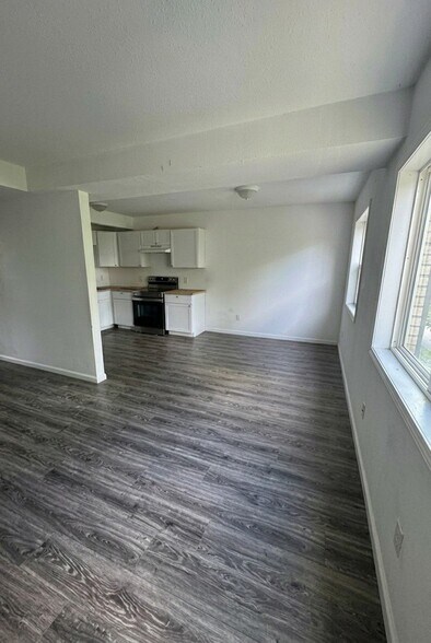 Building Photo - 2034 Catalpa Dr.