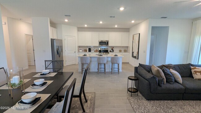 Building Photo - 15615 Thomas Crk Wy