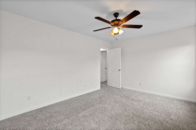 Building Photo - Spacious 4-Bedroom Gem with 2.5 Baths in t...