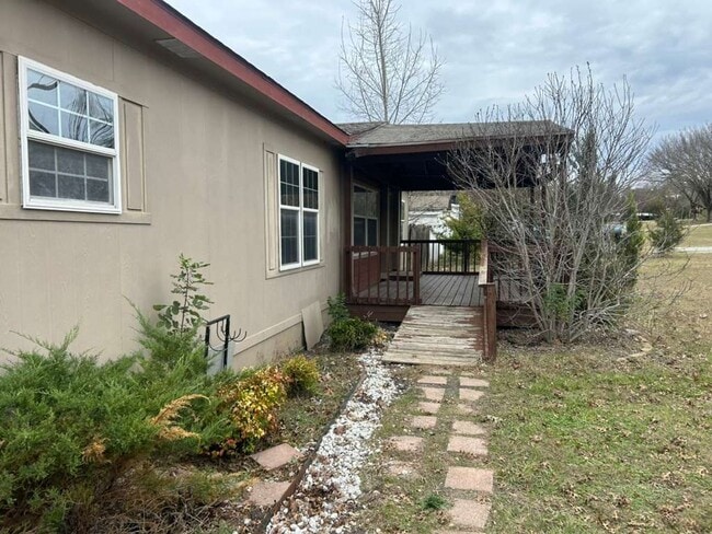 Building Photo - 2595 Bryant St