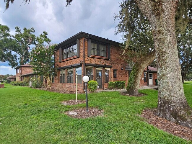 Building Photo - 6539 Brentwood Dr.