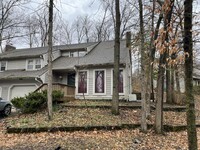 Building Photo - 12 E Clarkson Rd