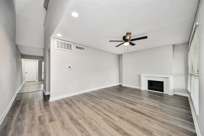 Building Photo - 781 Country Pl Dr
