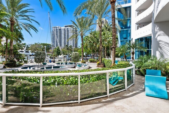 Building Photo - 333 Las Olas Way