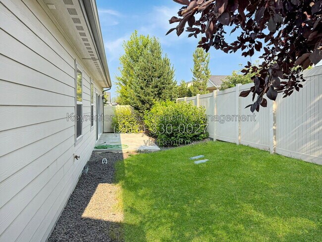 Building Photo - 1440 W Cerulean St