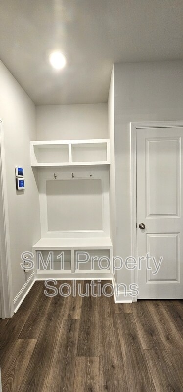 Building Photo - 218 Stamm Dr