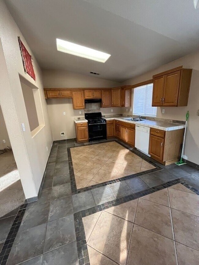 Building Photo - Coming Soon!