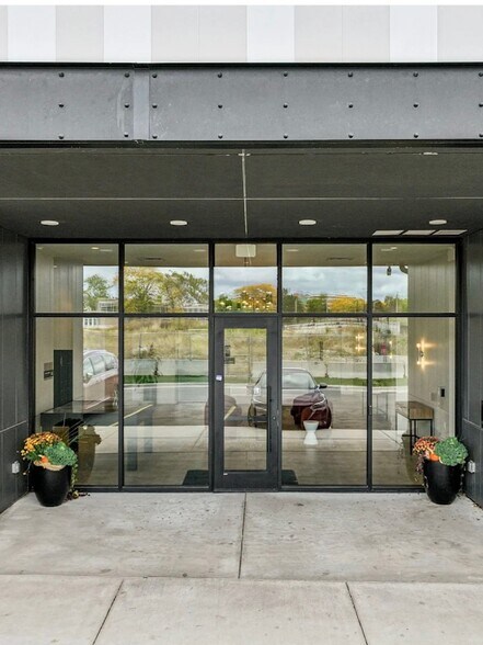 Building Photo - 1400 Chrysler Dr