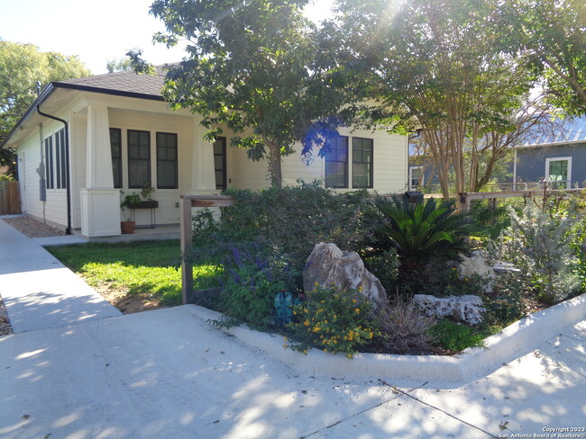 Primary Photo - 622 Muncey-