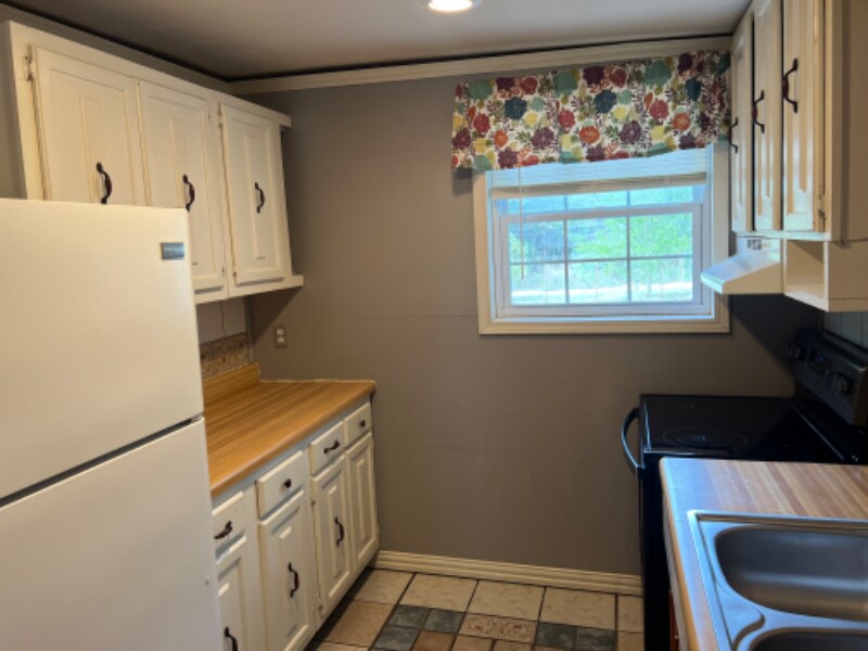 Building Photo - 2026 E 1st Ave