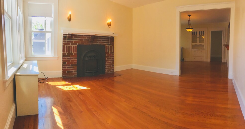 Primary Photo - 26 Parker St