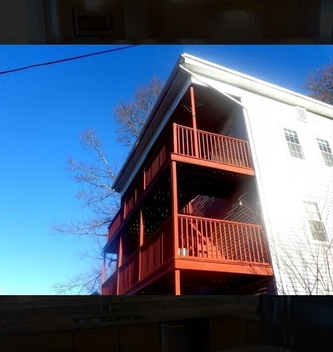 Building Photo - 3 1/2 Becket Ave