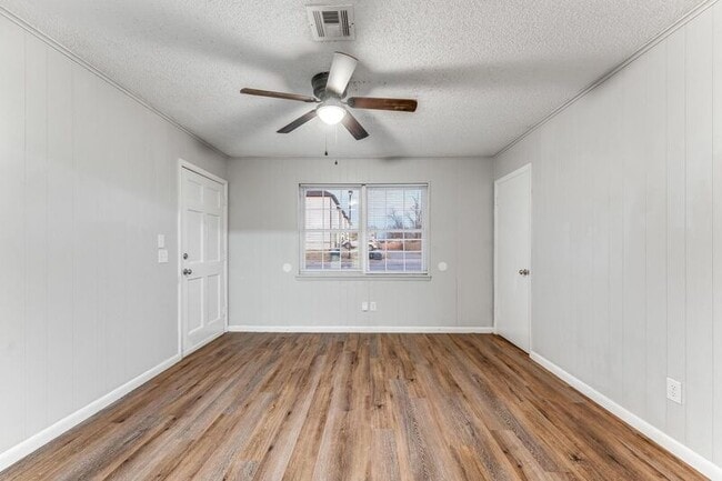 Building Photo - 740 N 6th St