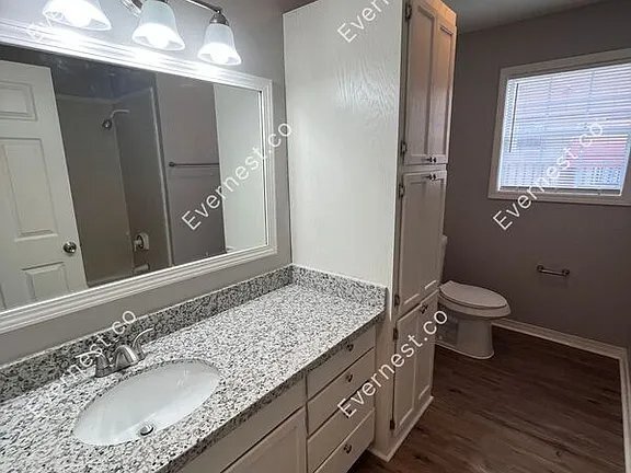 Building Photo - 320 McTyere Ave