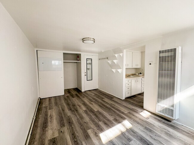 Building Photo - 775 E 820 N