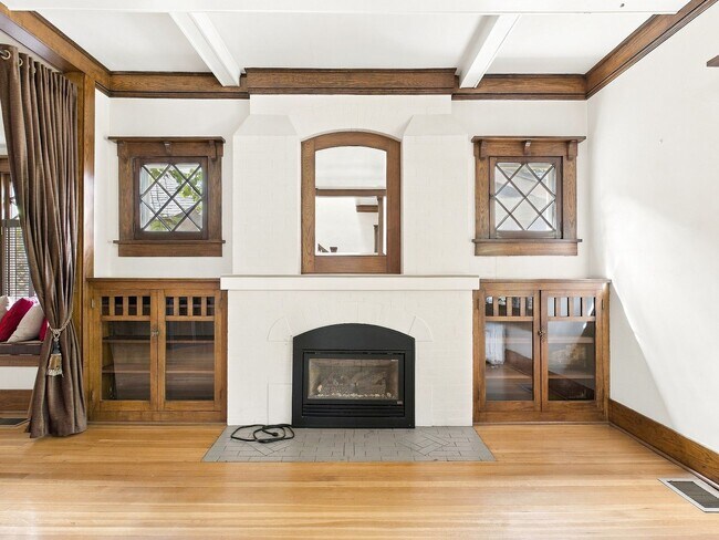 Building Photo - 640 Columbine St