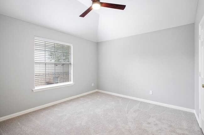 Building Photo - 4804 Appleridge Dr