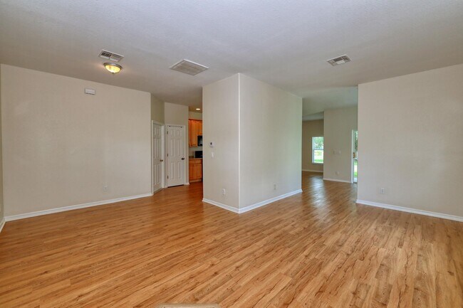 Building Photo - January Special offer 50% off First Month'...