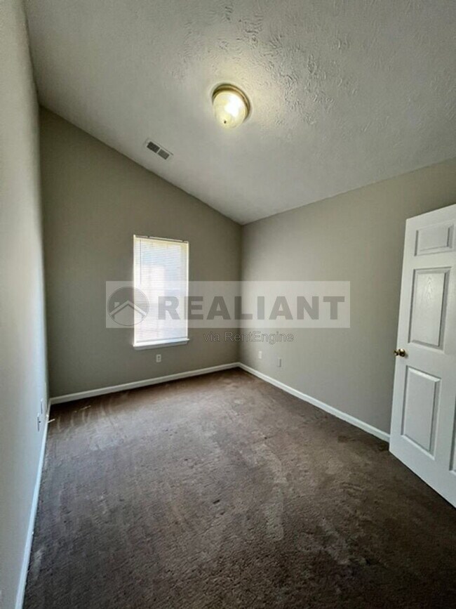 Building Photo - 3851 Sugar Creek Dr
