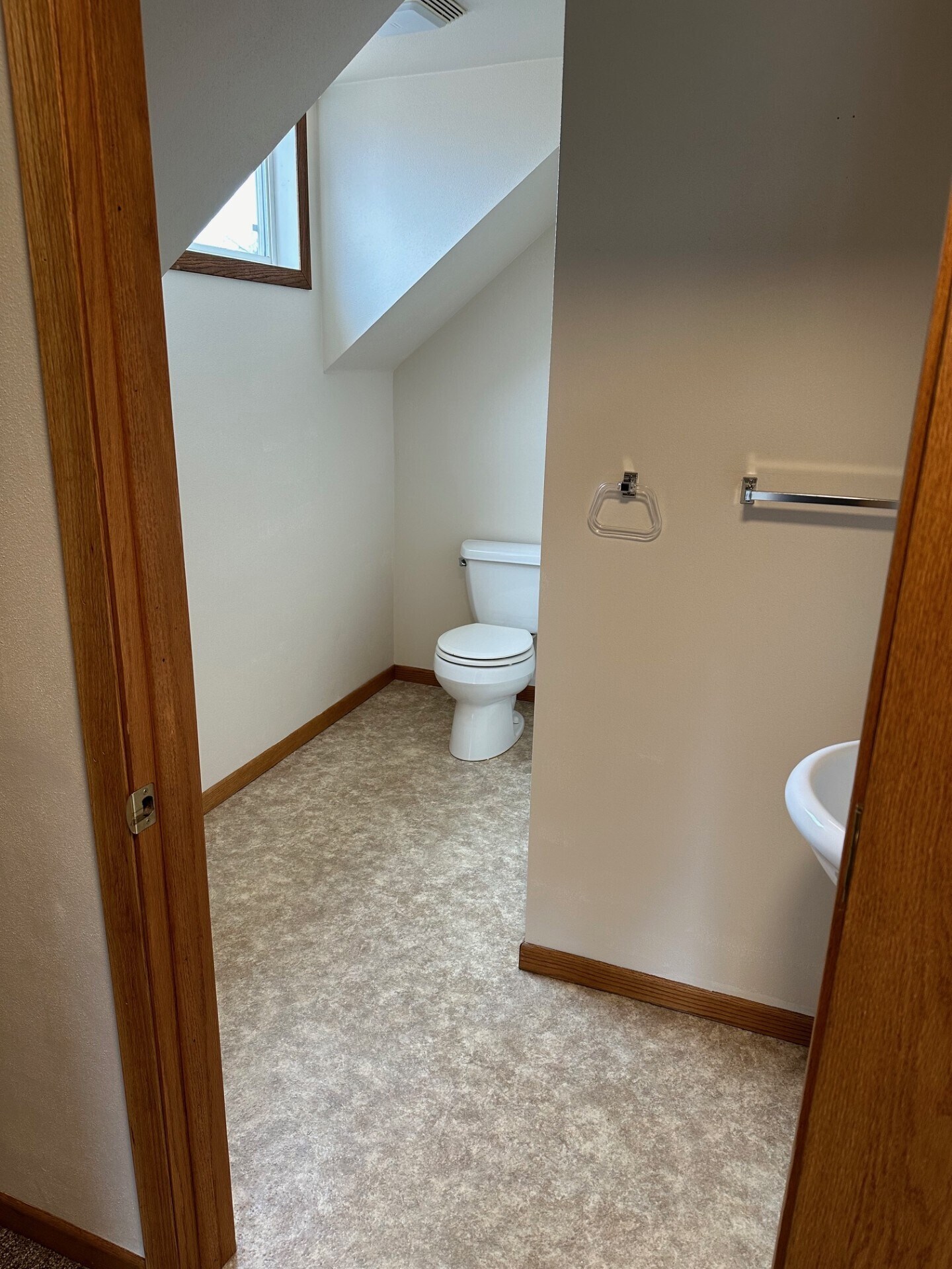 Bathroom - 924A W Blodgett St