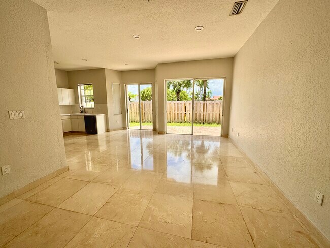 Building Photo - 10530 NW 52nd Terrace